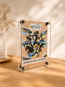 trophée en bois et plexi avec impression couleur personnalisée par la fabrik bigoudene - trophée du sport